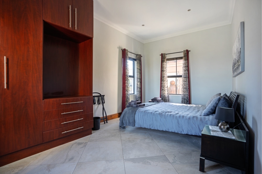 13 Bedroom Property for Sale in Plattekloof 3 Western Cape